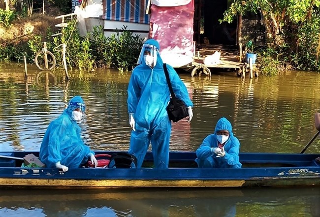 Phụ nữ đất rừng U Minh chống dịch (07/03/2022)